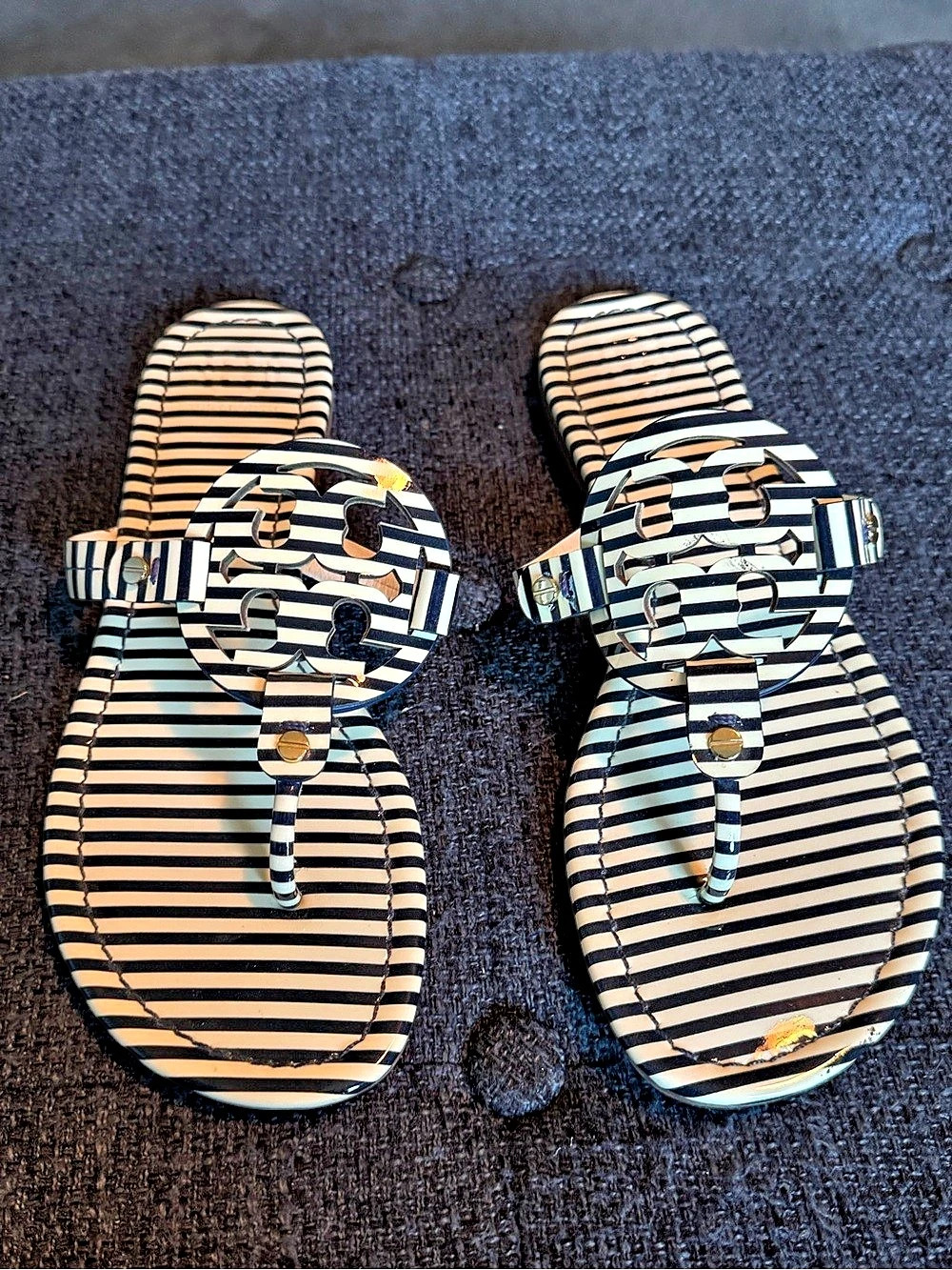 Tory Burch Miller Striped Patent-Coated Canvas Thong Sandals Striped Sandals Siz